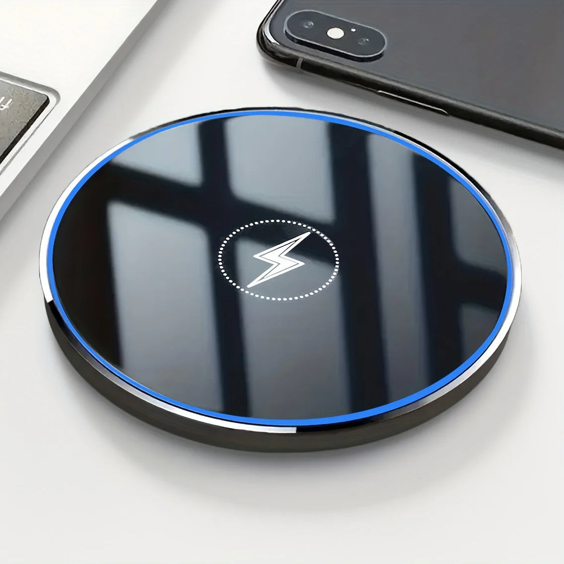 Universal Wireless Charger for Apple iPhone 17/16/15 Pro Max, Samsung Galaxy S22/S21, Huawei, Xiaomi, Google Pixel — Wide Compat