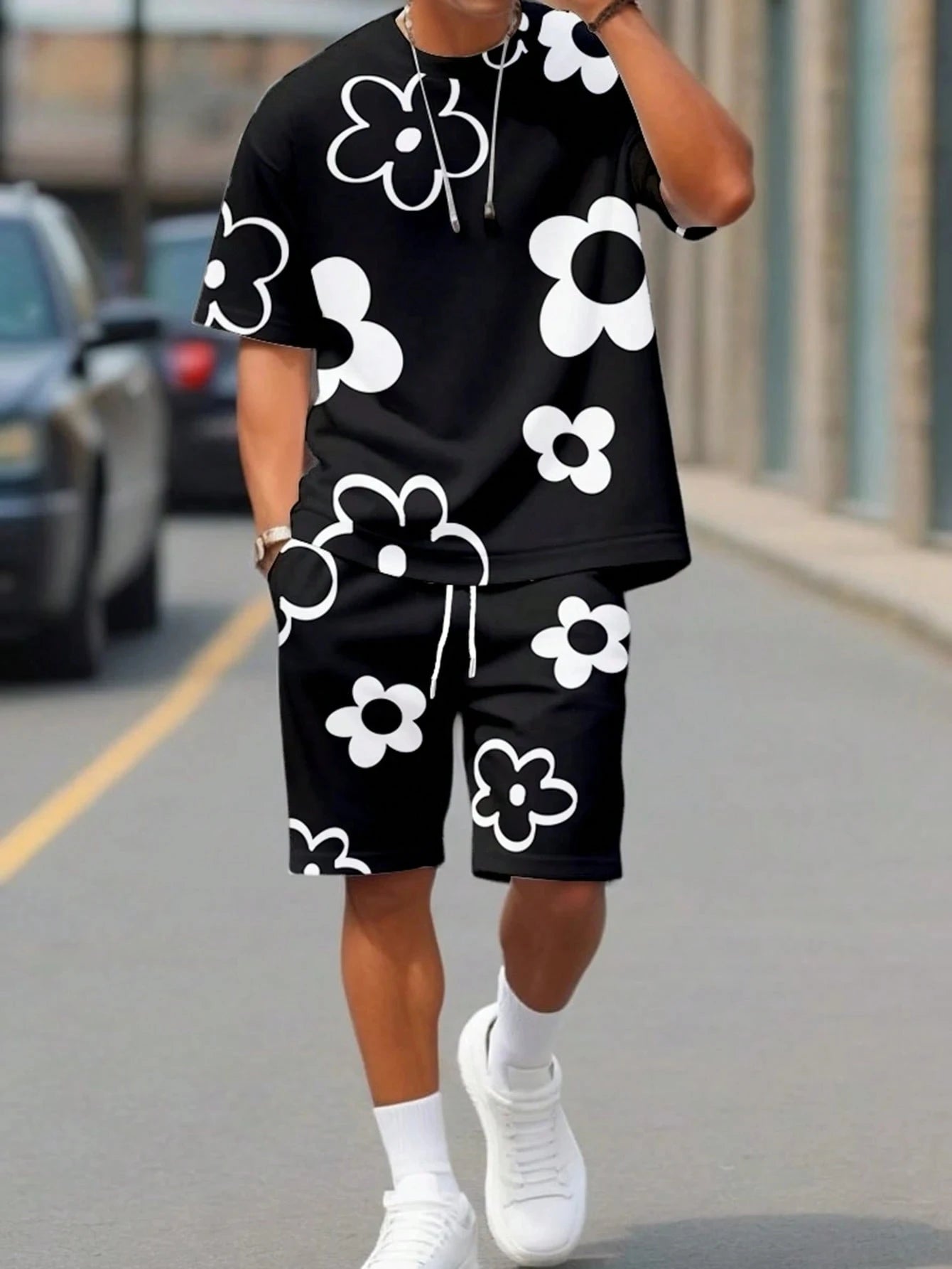 Set 2 Piezas Hombre - Remera y Short Floral Blanco y Negro