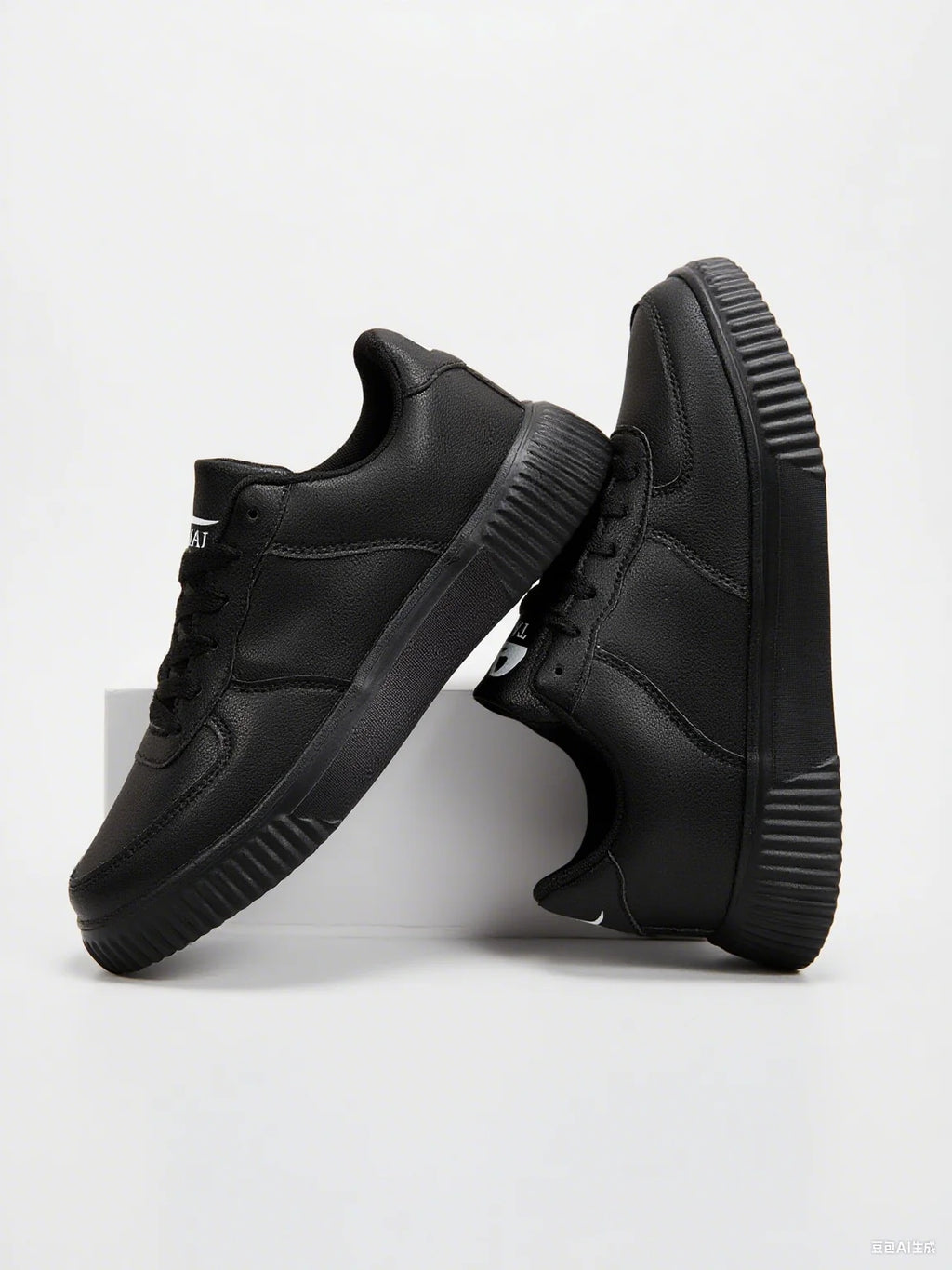 Fashion Leather Men White Sneakers Breathable Comfort Classic Casual Shoes Mens Women Outdoor Walking Shoes Couple Footwear Size
