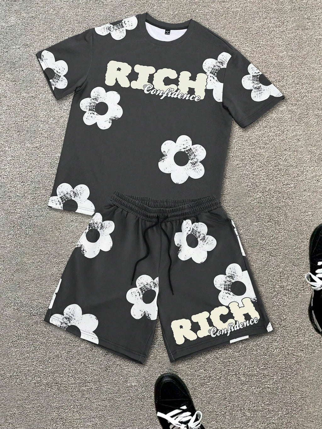 Set 2 Piezas Hombre - Remera y Short Floral Blanco y Negro