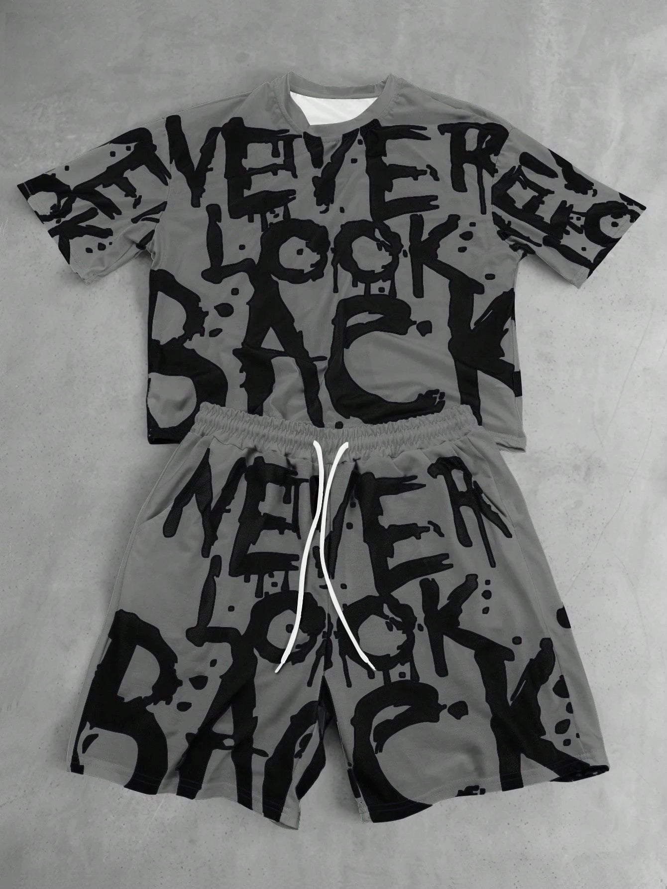 Set 2 Piezas Hombre - Remera y Short Floral Blanco y Negro