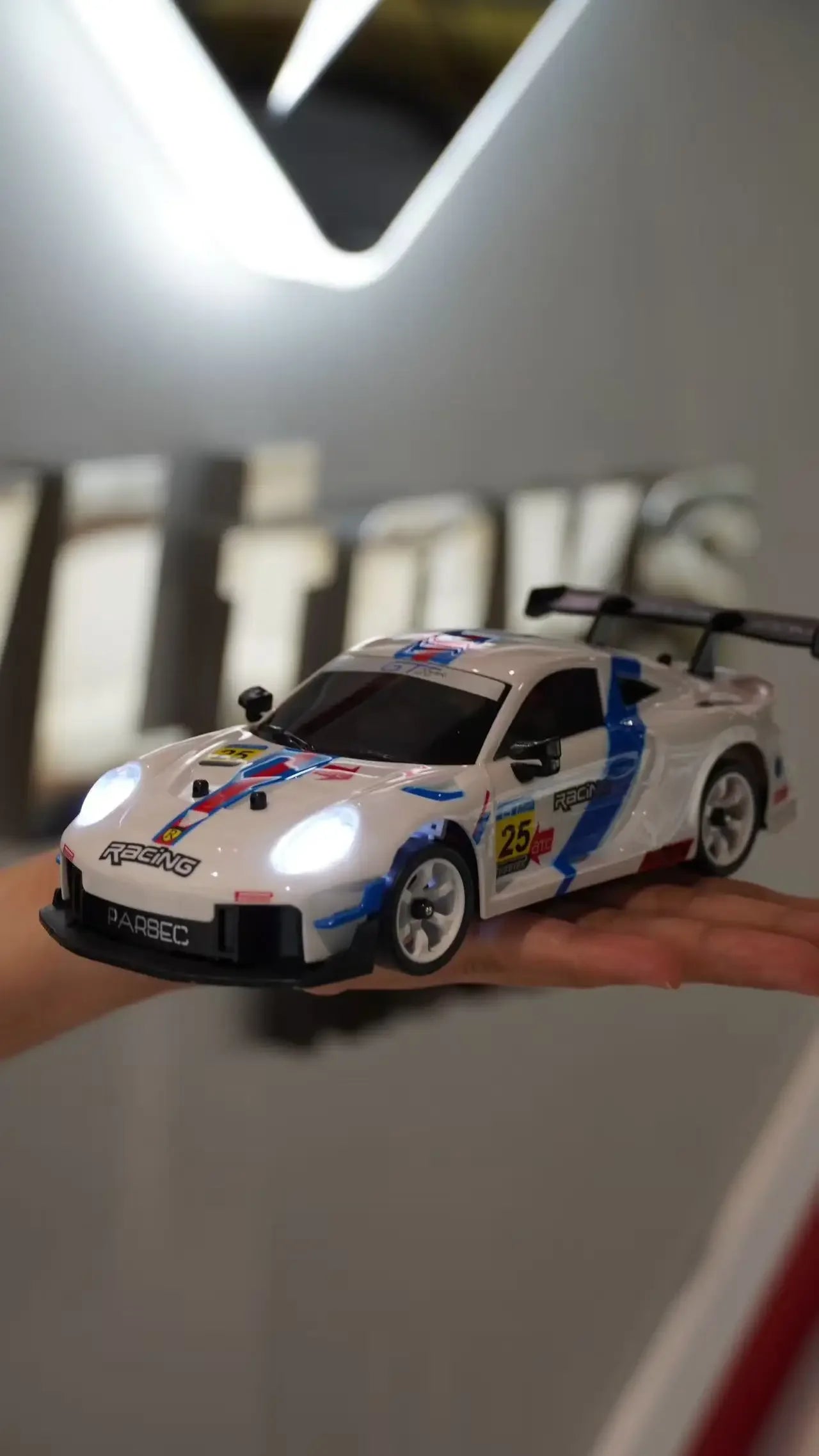 Wltoys RC 1/28 30Km/H 284191 Remote Control High Speed Racing Mosquito 2.4GHz Off-Road RTR Rally Drift Car