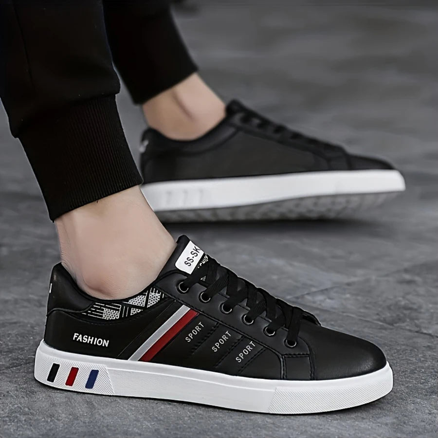 A Pair of White Sneakers, Perfect for Skateboarding, Casual Sports, and Everyday Wear. Lightweight with a Soft Sole, Suitable fo